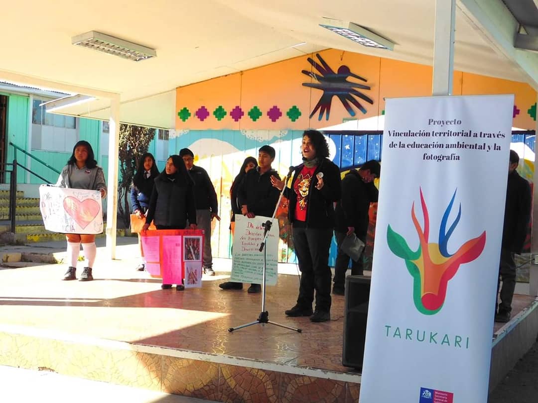 ongtarukari's tweet photo. 🔶 Lanzamiento oficial del proyecto "Vinculación territorial a través de la educación ambiental y la fotografía", en dependencias del Liceo Técnico Granaderos de la localidad @DePutre #Fotografía #itinerante #AricayParinacota #Tarapacá https://t.co/Fjb2hp1EEY
