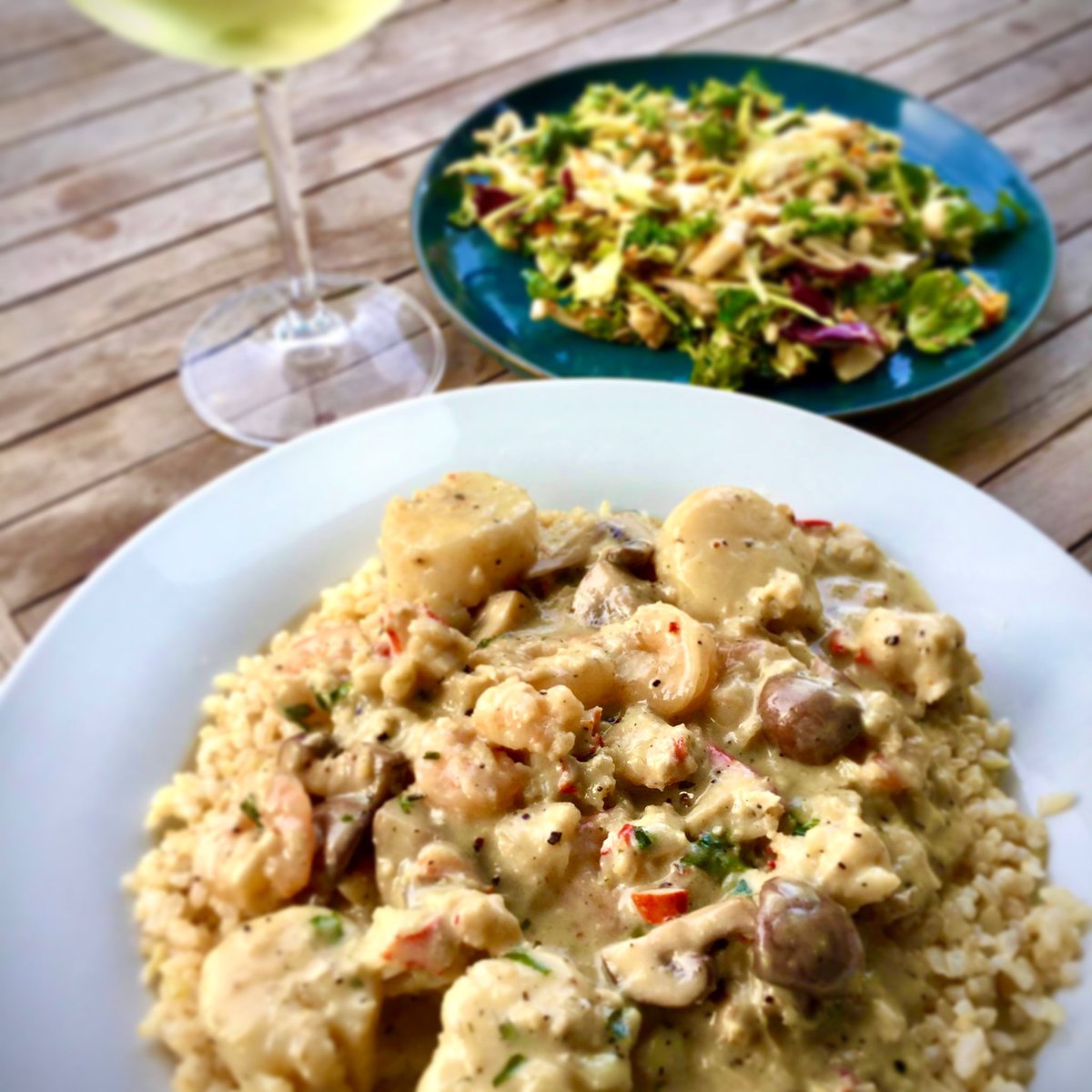 DelisheeDotCom's tweet photo. A delicious seafood risotto submitted by Nicole Morrissey on Delishee! Submit your recipe on https://t.co/u5wwNrECbM

https://t.co/j7efxMS6Ky #seafoodrisotto #recipes #lobster #scallops #shrimp #foodblogger https://t.co/D6kZqyNBlz