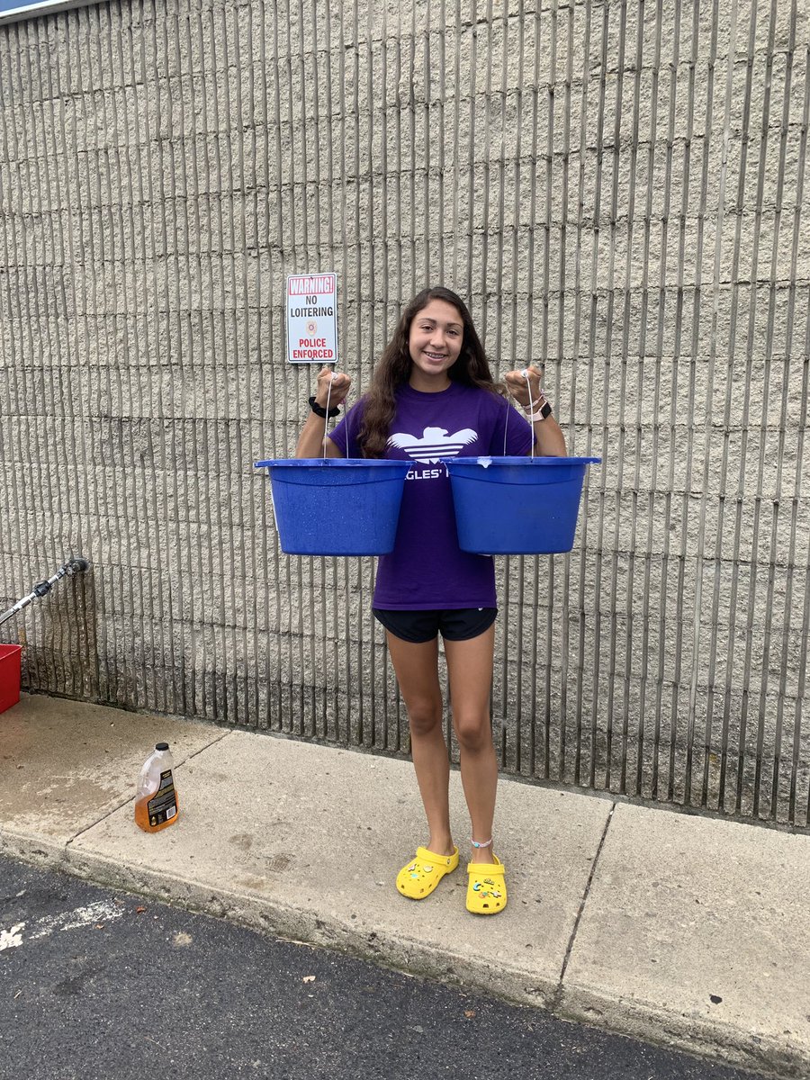 Come support your girls soccer team from 9 to around 12 at the south Marathon for a car/dog wash!! ⚽️💦🚗🐶