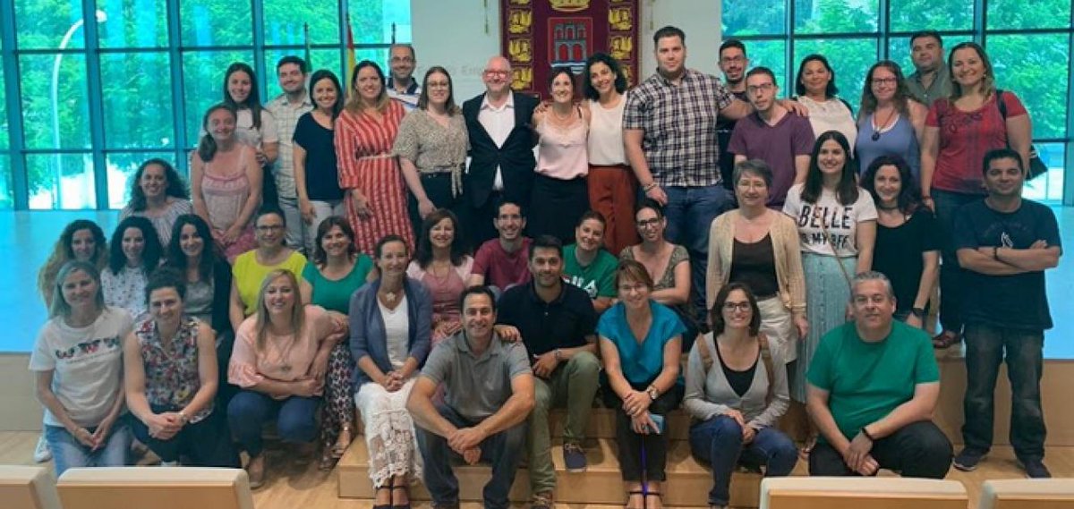 LanzadPtoReal19's tweet photo. 27-JUN fuimos a las instalaciones de la Lanzadera de Arcos de la Frontera para acudir a un genial encuentro con José Luis Fuentes. Talle motivacional que nos dio un buen empujón potenciando nuestra AMP (Actitud Mental Positiva) #LanzaderaPuertoReal2019 #Lanzaderas https://t.co/rer8HKpNmE