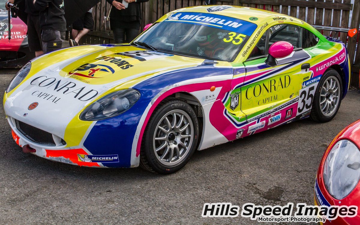 TeamHardRacing's tweet photo. Support Qualifying Roundup:
Clio Cup:
@MaxCoatesRacing - P2 & P1
@jamiebond_56 - P5 & P4
@hammerton_ethan - P4 & P5
@JadeEdwards9 - P7 & P7
Ginetta Supercup:
@EppsRacer - P4
Ginetta Juniors:
@BenKasperczak - P16
#GoHardorGoHome #TeamHARD #SupportSeries https://t.co/wdAwkIs5Tp