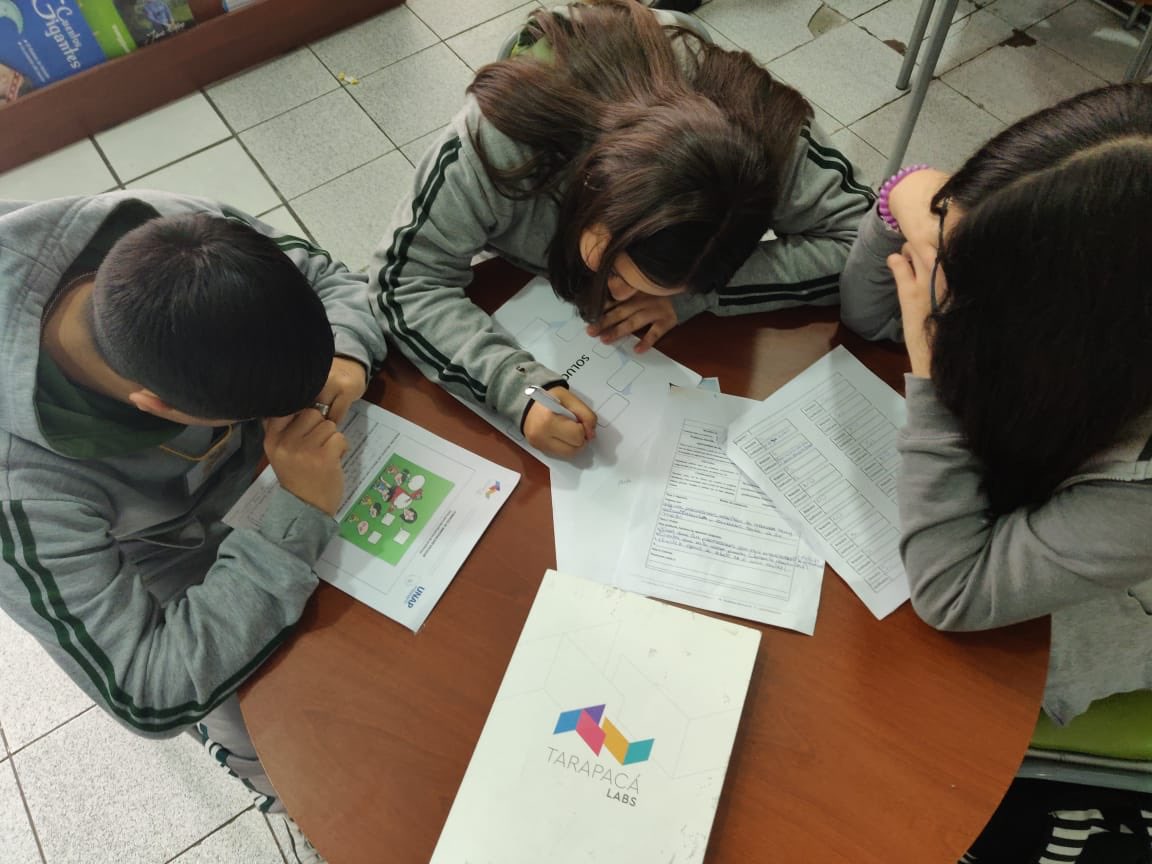 TarapacaLabs's tweet photo. Fructífera semana de Tarapacá Labs School en colegios de #Iquique Hemos concluido etapa de “validación y solución" de los Torneos de Innovación Escolar. #TLabsEmprende https://t.co/hOLHLGoTxt