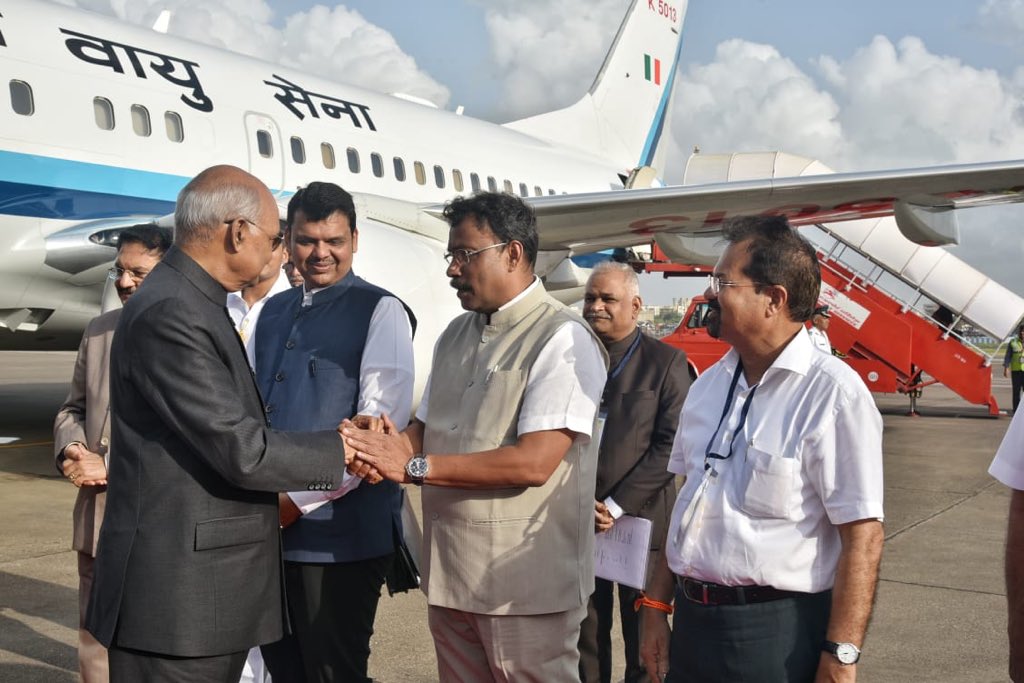 TawdeVinod's tweet photo. Maharashtra extends its warm welcome to honourable President Ram Nath Kovind ji! https://t.co/v264tPA4pt