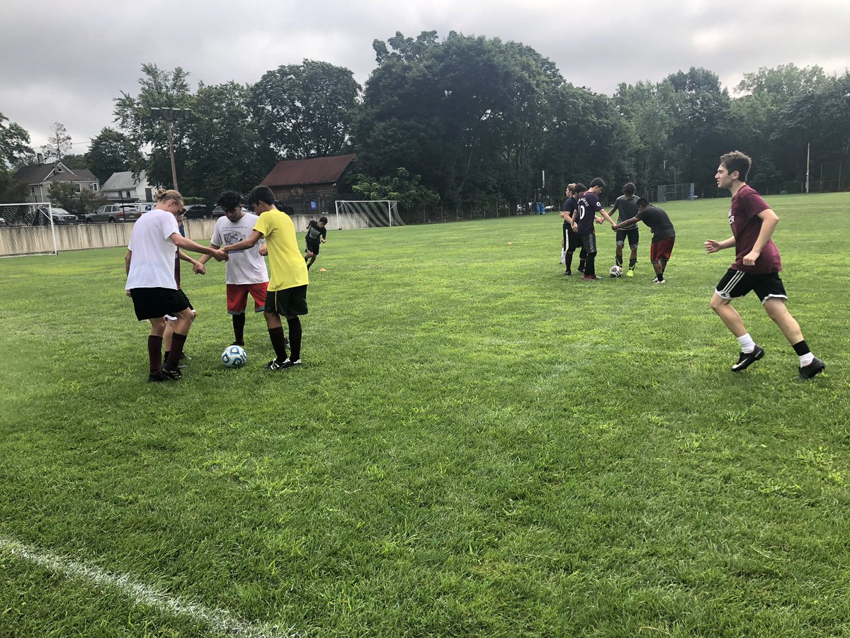 PRHoopsCamp's tweet photo. Team building day and getting that touches with some fitness. https://t.co/ioVXDi7Qwo