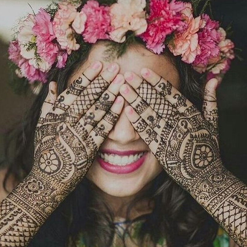 UtsavFashion's tweet photo. The mehendi ceremony is one of the most important pre-wedding rituals. It’s when the bride-to-be is adorned in all things pretty as she flaunts the henna designs on her hands.
.
.
Image Courtesy: Pinterest
#beyondutsavfashion #ModernYetRooted #CelebrateTheIndianExperience https://t.co/7CHZw4FmFc