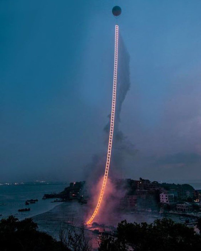 patmcgrathreal's tweet photo. “It’s a wonder to be alive. If you don’t understand that, how can you search for anything deeper?” ― 刘慈欣, The Dark Forest ⚡⚡⚡ 1,650ft “Sky Ladder” Made of Fireworks  #caistudio ⚡⚡⚡ #patmcgrathlabs #inspiration https://t.co/clnTony4wa
