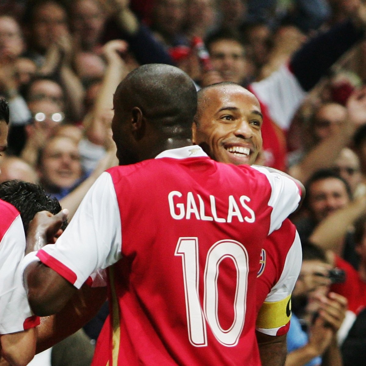 Happy Birthday to legendary France and Arsenal duo Thierry Henry and William Gallas!  Both 42 today 