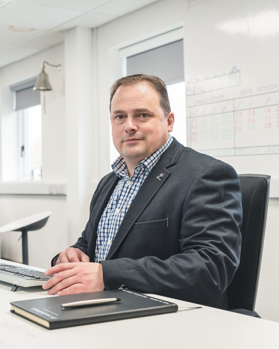 Cobus_spaces's tweet photo. As Project and Sales Director, Simon knows all of ourproducts and services like the back of his hand! Read more about what Simon and the other team members bring to the table at Cobus!

https://t.co/ZkrSVi8SMN

#inspiringspaces #meettheteam #interiordesign #officeinteriors https://t.co/XSG3emuOFw