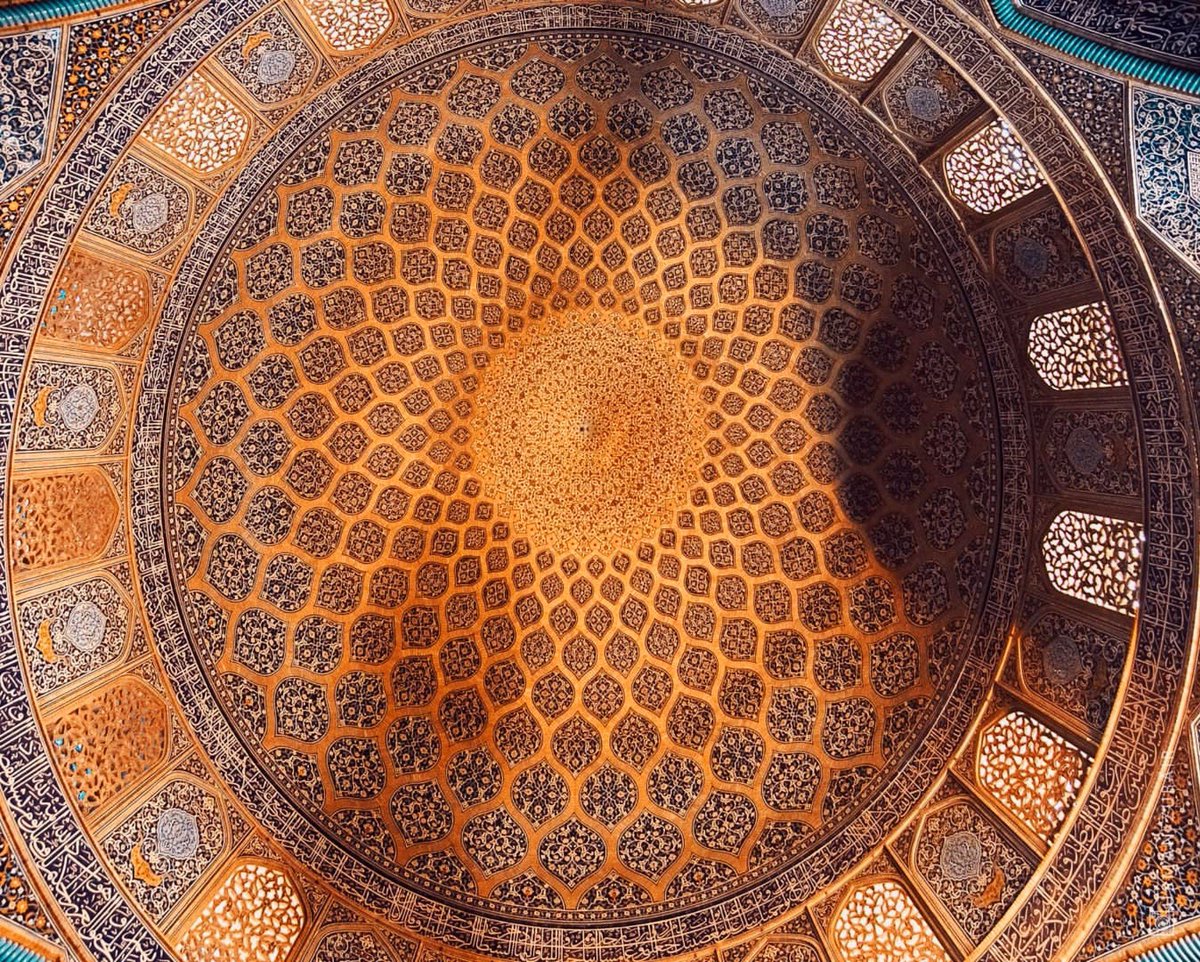 sumerpiper's tweet photo. Masjed-e Sheikh Lotf-ollāh
(Persian: مسجد شیخ لطف الله) is one of the architectural masterpieces of Safavid Iranian architecture in Isfahan, Iran. It was built by Shah Abbas I between 1590 and 1602.

#silkroad #iran #architecture #mosque #photography #beauty #design #travel https://t.co/y0WT9W7ww1