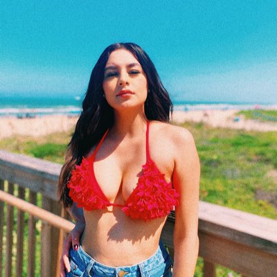 MichelleMld's tweet photo. #NuevaFotoDePerfil https://t.co/4VEaWacD4E