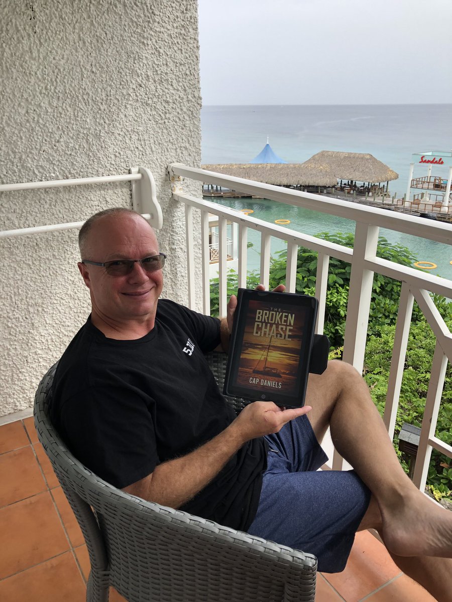 OMMNAACPS's tweet photo. Corporal Utzig, our School Resource Officer, is reading ‘The Broken Chase’ by Cap Daniels. What are you reading this summer? Send us a pic or tag us with #OMMNSummerReads #AACPSAwesome #OMMNPRIDE #DontForgetToReadThisSummer @AACoPD_SRO https://t.co/FkYTghysLW