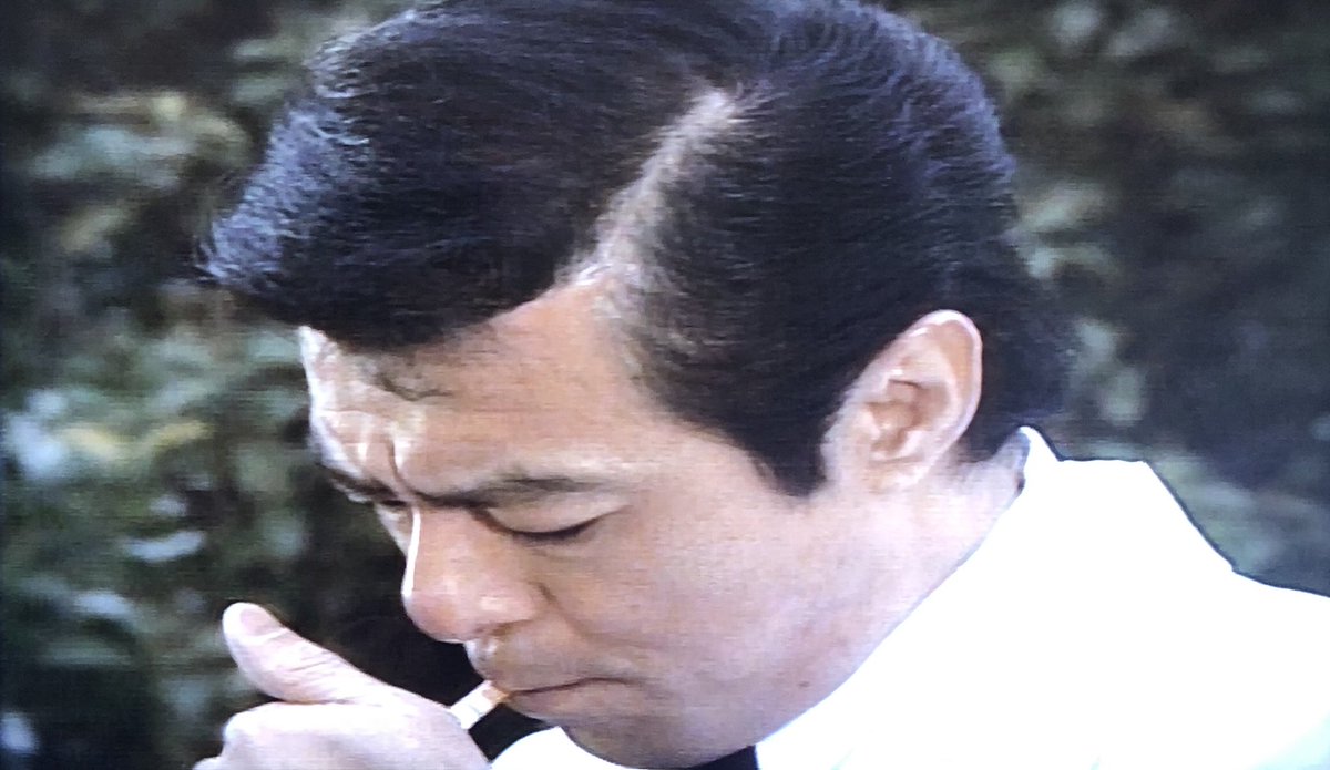 白い巨塔』で紫煙を燻らす田宮二郎の姿がカッコよくて、未成年の頃は