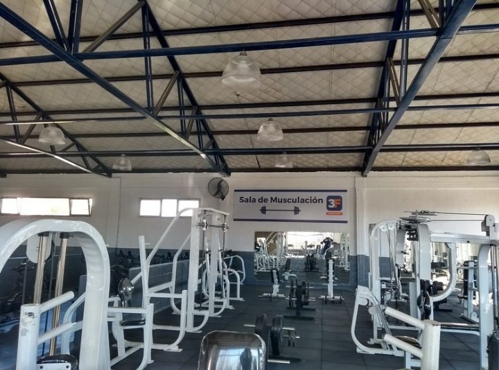 Municipalidad3F's tweet photo. 🥊DE PRIMER NIVEL 💪

Así quedó el gimnasio de boxeo y la sala de musculación del #CEDEM2.

La #CapitalProvincialDelDeporte sigue creciendo para vos. https://t.co/spxJ5IaMoI