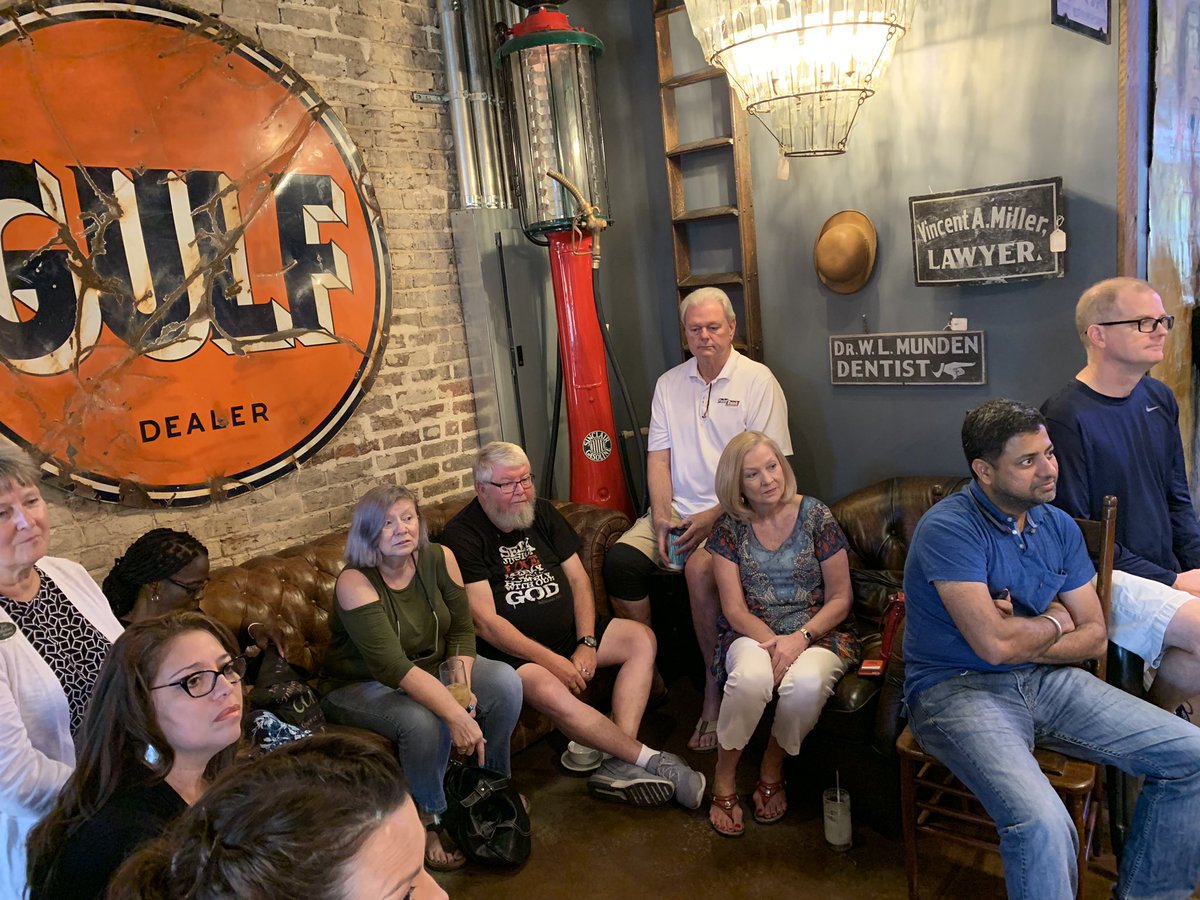 DentonCoBobbie's tweet photo. Talking to our residents about issues that affect us in Lewisville and Denton County. Appreciate the questions and input from our community. Thank you TJ Gilmore for joining me. #CoffeeTalkWithTheCommissioner https://t.co/gUCnbeMGNm