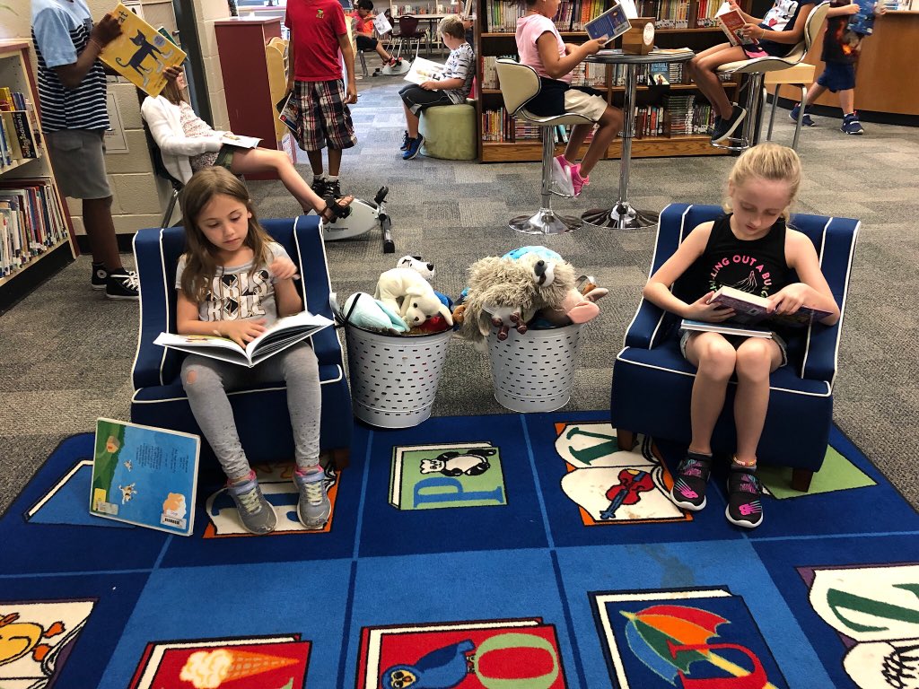 HallcoFES's tweet photo. Mrs. Tipton’s third graders love reading! #literacyforHall #feslearningcommons https://t.co/muzwlR7CCn