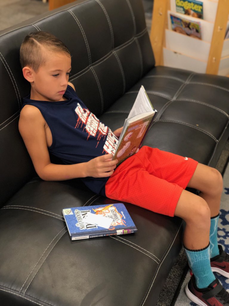 HallcoFES's tweet photo. Mrs. Tipton’s third graders love reading! #literacyforHall #feslearningcommons https://t.co/muzwlR7CCn