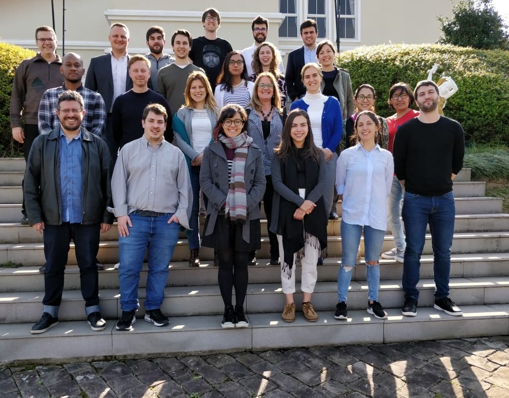 migueldobrich's tweet photo. Yes, there's a guy from Uruguay rocking an @icecube t-shirt, while studying Internet Governance in the South of Brazil.

🇺🇾🇺🇸🇧🇷
#DiGI19 #DiGI
#crispy #cube #OG #hiphop
@cetysedu @ufrgsnoticias https://t.co/VaTcBtrcGk