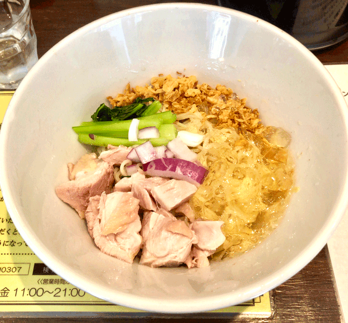 今日はめちゃ暑かったですね

通院と打合せの合間に駆け込みで油そば?
店主さん、少なめで作ってくださり感謝?打合せ前は食べ過ぎると眠くなっちゃいますからね。ジュレと氷と生姜の絶妙なバランスに癒された～
お隣さんが食べていた豆腐も気になった

塩生姜ラーメン専門店MANNISH@神田
(なる) 