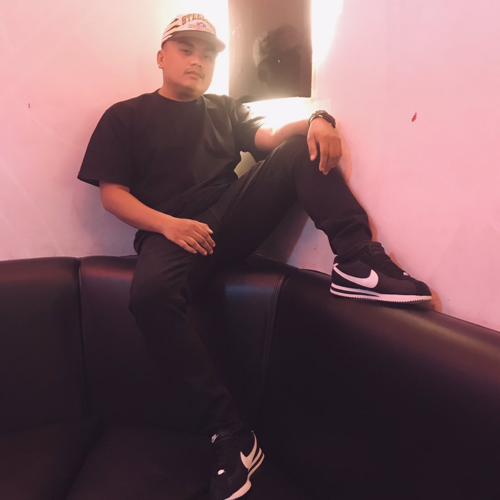 Abaddonity's tweet photo. Simple lang, rap lang ang puhunan. βπ»
#abaddon #tupangitim #djangobalawis #ikauna #batangmalabon #tagapaghatidngsalita #rare #shockra #187mobstaz #fulltankclan #bahaykatay https://t.co/DuHdnT1MfD