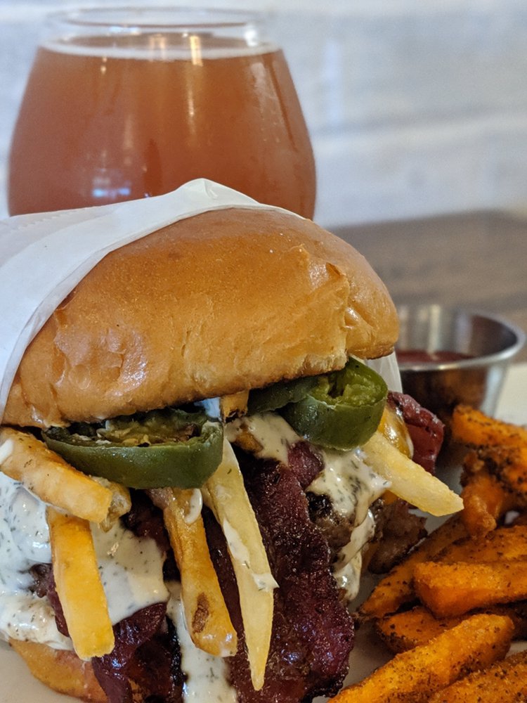 BonesBurgers's tweet photo. Lunch/dinner plans?
Whatever they are, I bet it’s not as good as this...
#foodie #glutenfree #grassfed #burgerlove #BonesBurgers #craftbeer #Cincinnati #cincyeats #delicious #bestbeefintown https://t.co/j29LHltmbr