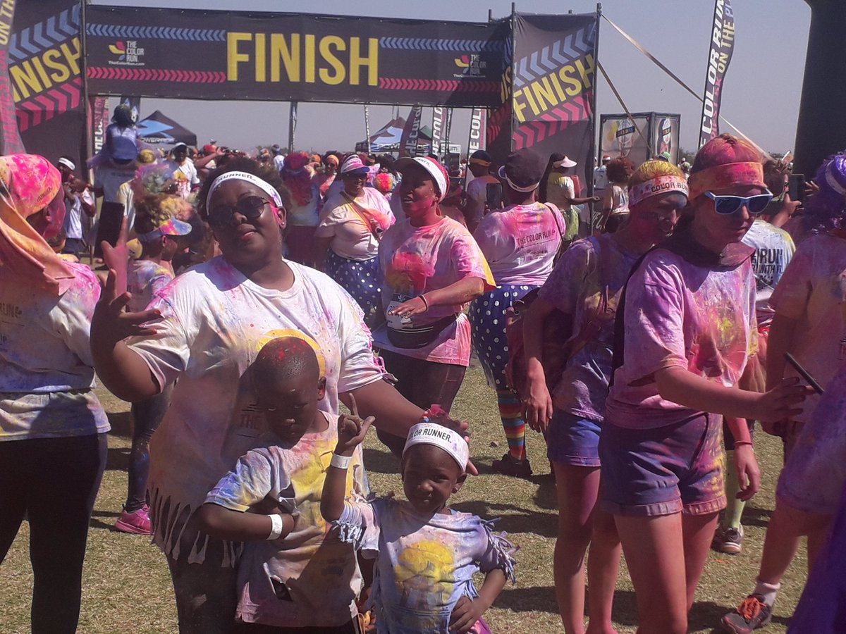 tlatjos82's tweet image. #TheColorRunsa #happiest5k