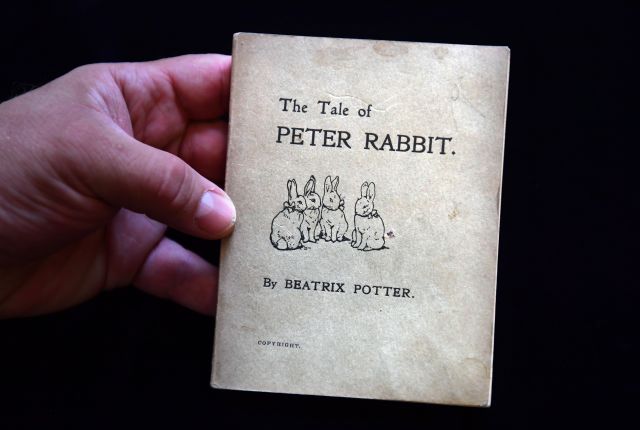 mental_floss's tweet image. 9 Facts About &apos;The Tale of Peter Rabbit&apos; — bit.ly/1SOuNbs #MentalFlossBookClub with @HowLifeUnfolds #15Pages