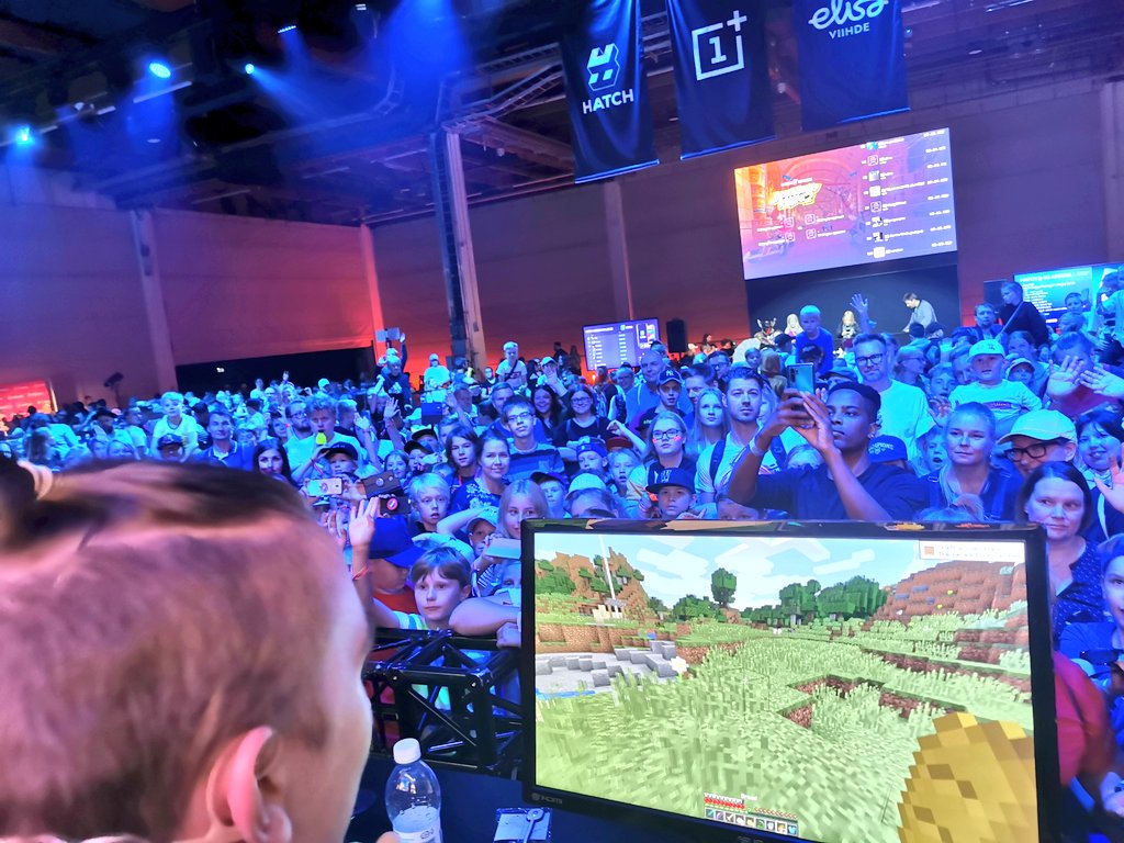 Jos mahdollista, tänään meno oli vieläkin villimpi kuin eilen 😁

Pääsin ekaa kertaa ikinä juontamaan <a href="/PlayOverwatch/">Overwatch</a> &amp; <a href="/FortniteGame/">FortniteGame</a> pelejä 🤷‍♂️😄

Kiitos upeasta tapahtumasta <a href="/TUBECONfi/">TUBECON</a> &amp; kaikki kumppanit, jotka mahdollistitte upeasti onnistuneen #HAVUAkatemia n🙌

#Esportsfi