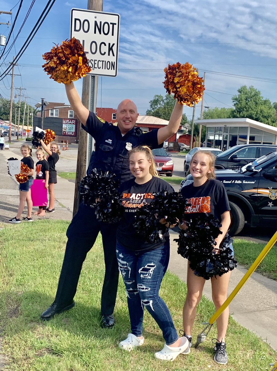 NFTigerCheer's tweet photo. Best police department around π§‘π€ #fillthecruiser #nftigercheer https://t.co/F1amVQYiUc
