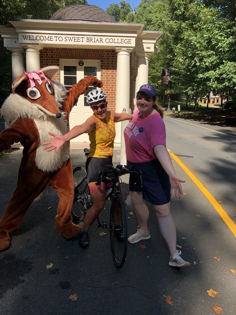 teresaagarrett's tweet photo. So excited to welcome with open arms the class of 2023 to ⁦@SweetBriaredu⁩ !  Can’t wait to help you find your #SweetBriarFierce!#SBCorientation #MoveInDay https://t.co/azlYZwubqX