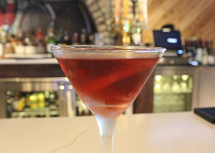 Boulevardier Cocktail Continues to Impress at Oakley Kitchen and Cocktails in Nutley blacktieandflipflops.com/2019/08/17/bou…