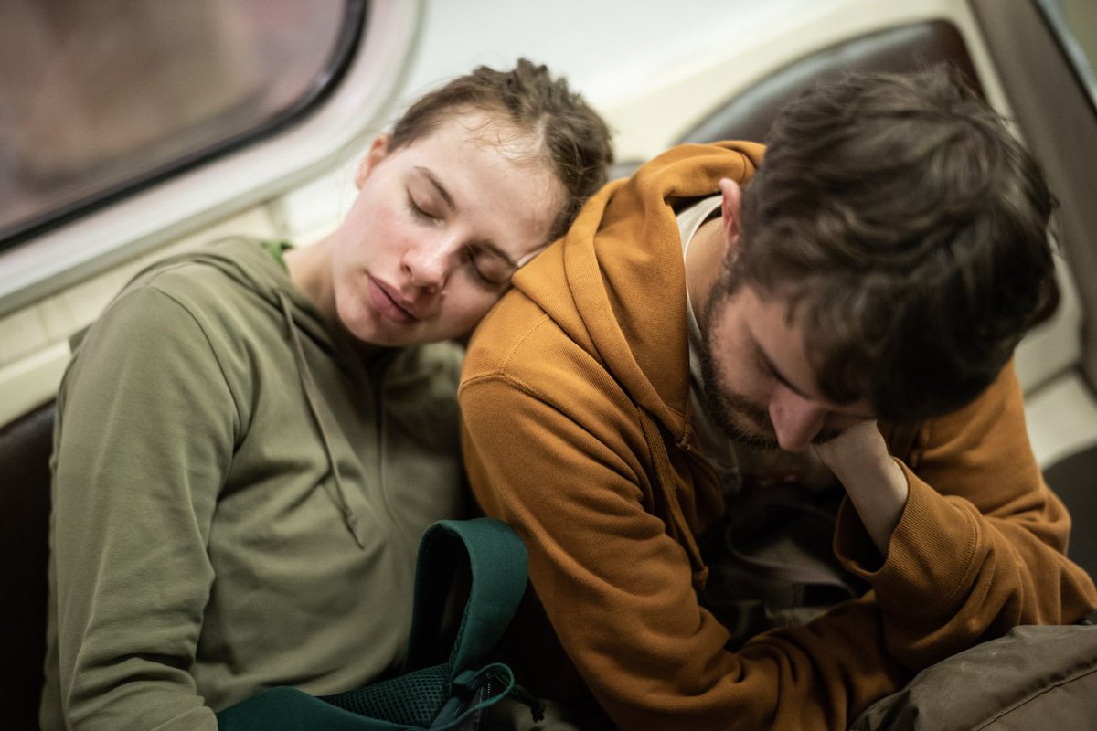 Stef_Burlot's tweet photo. Les amoureux du métro ligne 1 - Moscou, août 2019.
#metro #subway #subwaygram #metrogram #love #lovers #amour https://t.co/xbkXq5re8N