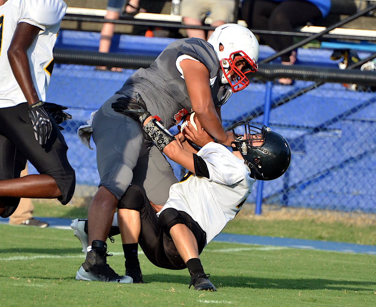 Brooks_615's tweet photo. A few shots from last night's Industrial Bowl Jamboree. More to come on the Midstate Preps Plus website today. @CPAFootball @LCHSFalcons #RedBoilingSprings https://t.co/8knjrvLv8R