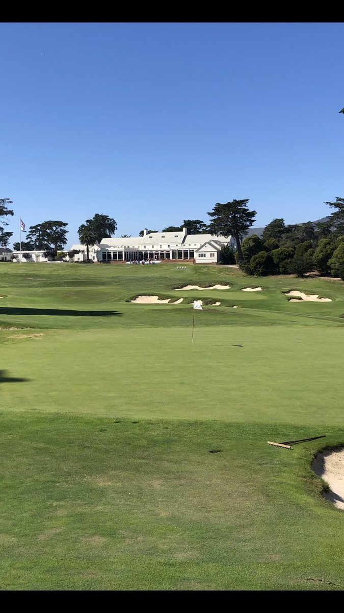 BrownKjbrownie's tweet photo. Cal-i-fornia, no doubt about it...Knew it was going to be a great day when I got Eddie Lowery’s old locker and the bartender knew just how much grape juice to add. Special walk with @ParksBrown1 and T Money. #SOB4 #2Pac #titostour https://t.co/6JDweGaua6