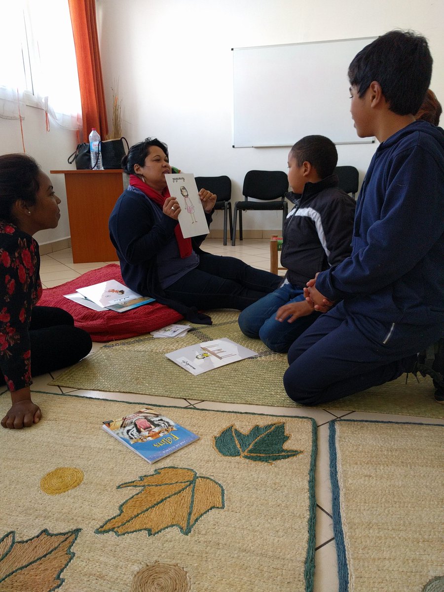 miratsimba's tweet photo. #autism #workshop Stories and tales, reading exercise with ASD children. By Autism Friendly Corner #Madagascar Thank you Ms Michėle Rakotoanosy from Les Éditions Jeunes Malgaches  for your contribution #AFCTeam https://t.co/12MlfTYTAe