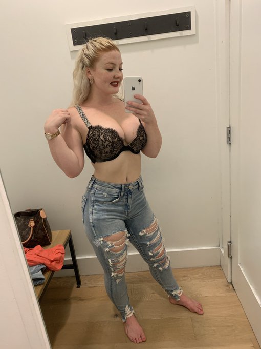 Sounds weird but I had an emotional journey trying ok jeans but I found some super cute one 😍 https://t<a href="/tag/babesquad"class="tags"><span>#babesquad</span></a><a href="/tag/babestationfans"class="tags"><span>#babestationfans</span></a>