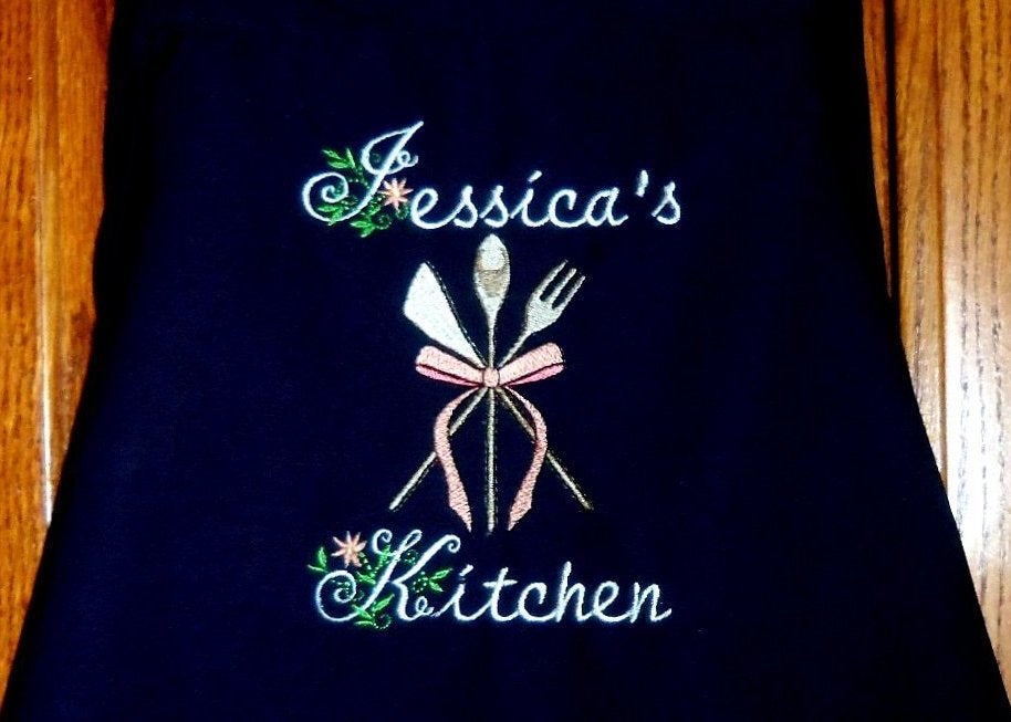 MomWillLoveIt's tweet photo. Thanks for the kind words! ★★★★★ "Thank you. It I'd perfect." sandicastle23 https://t.co/NSex4g9jDt #etsy #housewares #blue #birthday #cotton #mothersday #personalizedapron #kitchenutensils #nameonapron #verydarknavyblue https://t.co/Mewe0toYmi