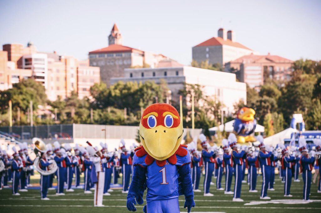 ezmoneyD's tweet photo. I am very blessed to receive my first offer from the University of Kansas πβ€οΈ #RockChalk @FootballDesoto @KU_EJones @CoachLesMiles #TheReturnU https://t.co/fy1Y0cHRsO