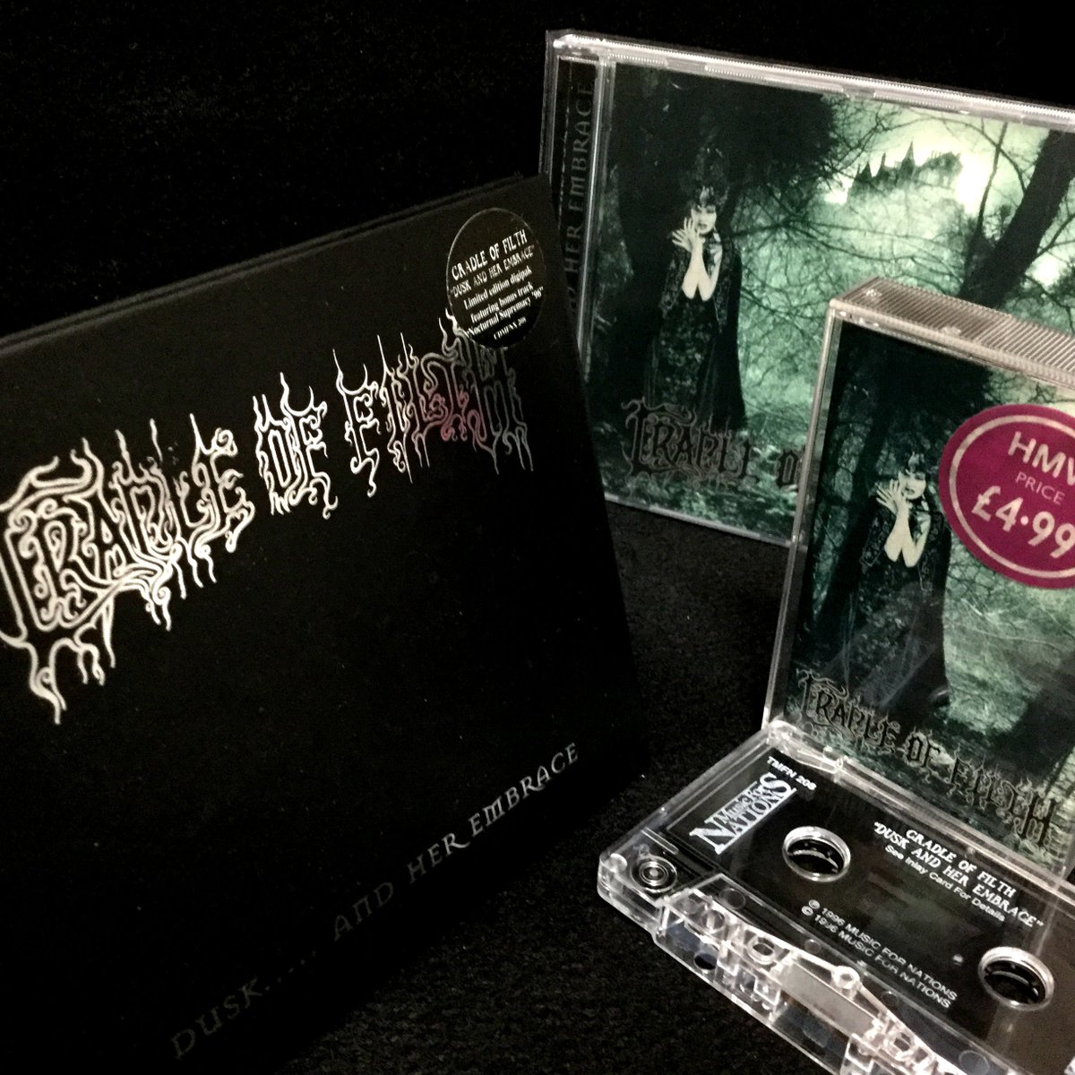 youcharist's tweet photo. 23rd NNIVERSARY!!!!!!!!!!!!!!!!!!!!

"Dusk and Her Embrace"
[August 18th, 1996 wiki / Dec 16, 1996 JAPAN]

A Gothic Romance
https://t.co/SrmnQMgT6o

#CRADLEOFFILTH #DuskandHerEmbrace
#DaniFilth #StuartAnstis #GianPyres
#RobinGraves #DamienGregori #NicholasBarker
#SarahJezebelDeva https://t.co/m7ssnslTCP