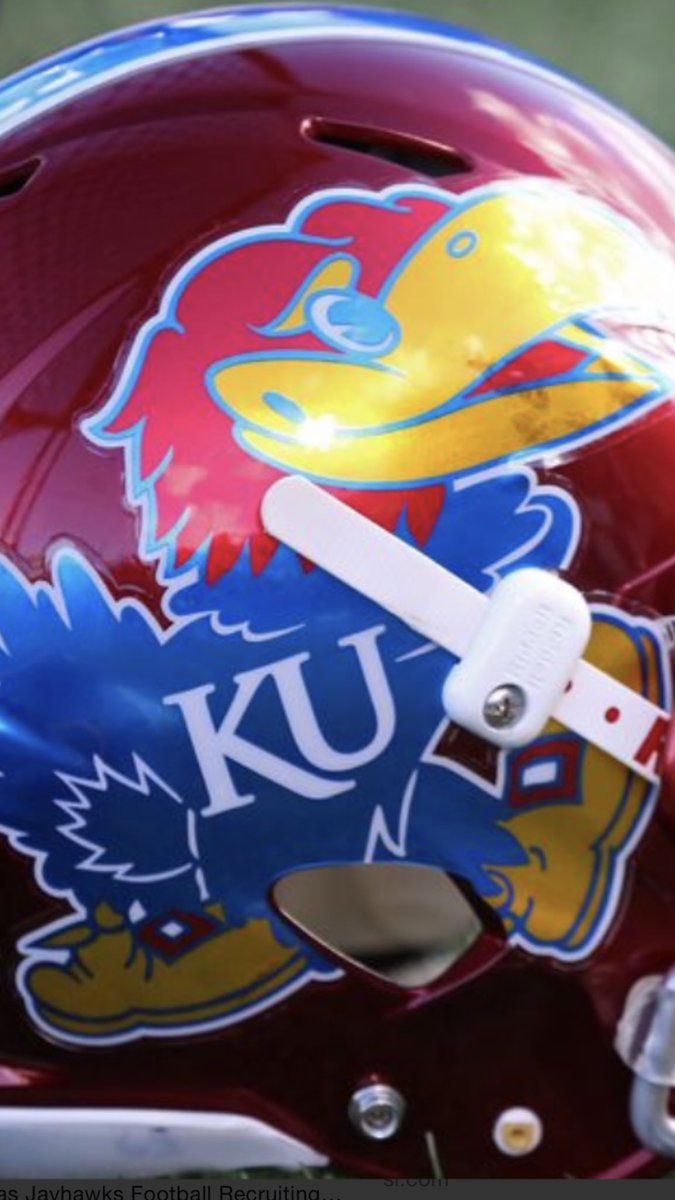 _jayythegreat_'s tweet photo. Blessed to receive my first D1 Offer From the University of Kansas #RockChalk π΅π΄ @CoachSweeny @FootballDesoto @CoachLesMiles @KU_EJones #TheReturnU https://t.co/QLFCKVq1Dh