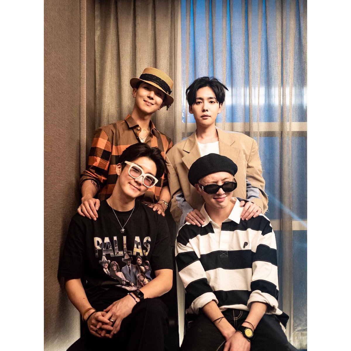 smileaxel94's tweet photo. w_n_r00's instagram

5년동안 위너를 지켜주셔서 고맙습니다💙 Happy 5th Anniversary! Thank y'all ICs💙 #thankyouinnercircle

--------------
5年間、WINNERを守ってくださってありがとうございます💙 https://t.co/zmJYBHsC4V