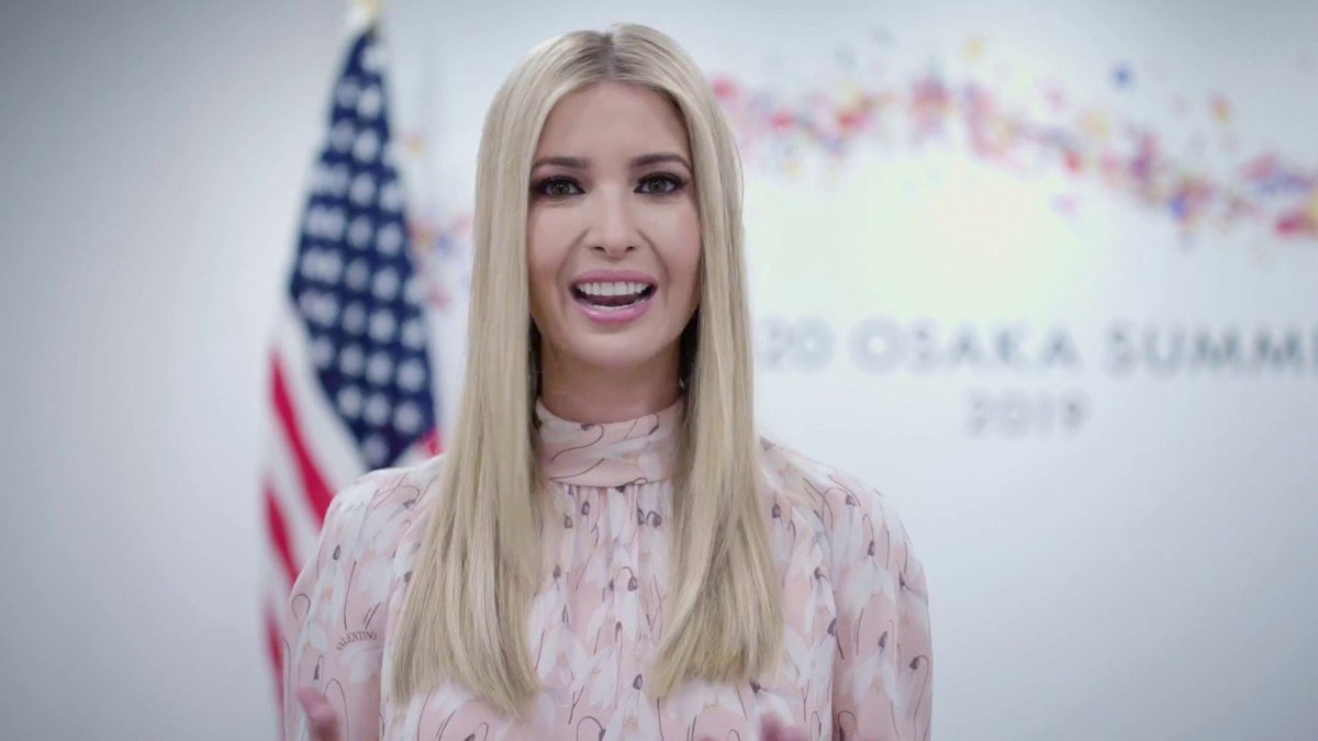 PaulRudnickNY's tweet photo. Therapists now use this photo to ask patients: Is she smiling or screaming? Frozen robot or your Mom? Casual Corner mannequin or Soviet prison guard? Babadook or 58-year-old cheerleader? Carvel product or Little House bride? Laxative testimonial or Delta check-in? https://t.co/1RaQDj6PjO