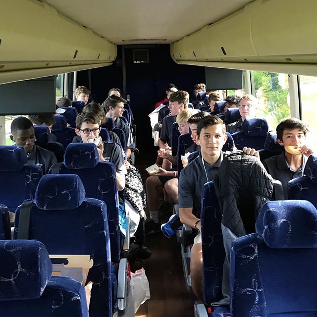 LafayetteSoccer's tweet photo. Varsity is on the road to Bowling Green! #roadtrip #bagels #timetohavesomefun https://t.co/Pc8vl6YTRH https://t.co/KizklT3vqI