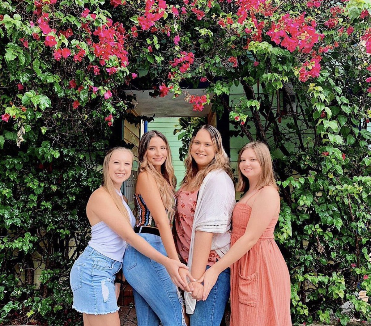 FAU Panhellenic tweet media