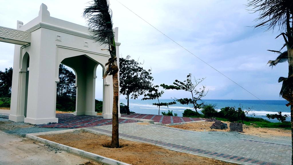mohammedhersi's tweet photo. #WhyILoveKenya

Mama Ngina Drive / Park in Mombasa taking shape . This is now raising the bar . Thank you  @tunajibu @StateHouseKenya @HassanAliJoho @RashidFawz . As Tourism Players we are delighted @KTF_Kenya @KAHC_Kenya  @KCTA_Coast  Good work by Suhufi Contractors. https://t.co/bWbHrt6yIp