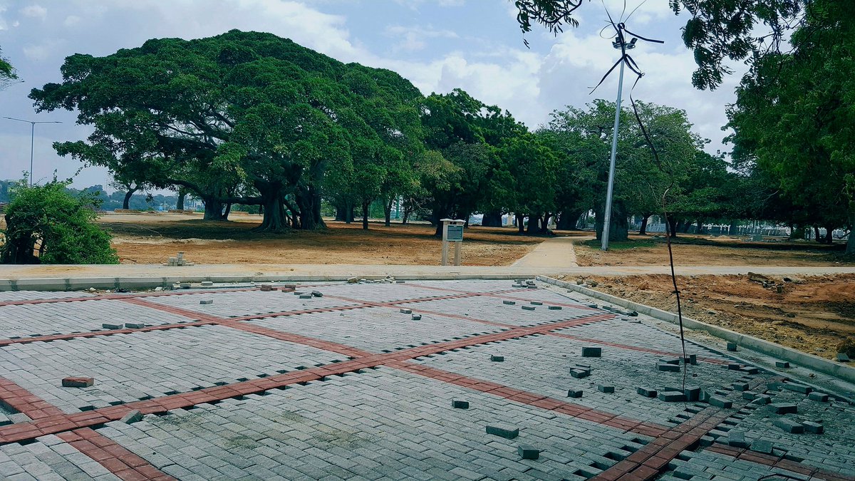 mohammedhersi's tweet photo. #WhyILoveKenya

Mama Ngina Drive / Park in Mombasa taking shape . This is now raising the bar . Thank you  @tunajibu @StateHouseKenya @HassanAliJoho @RashidFawz . As Tourism Players we are delighted @KTF_Kenya @KAHC_Kenya  @KCTA_Coast  Good work by Suhufi Contractors. https://t.co/bWbHrt6yIp