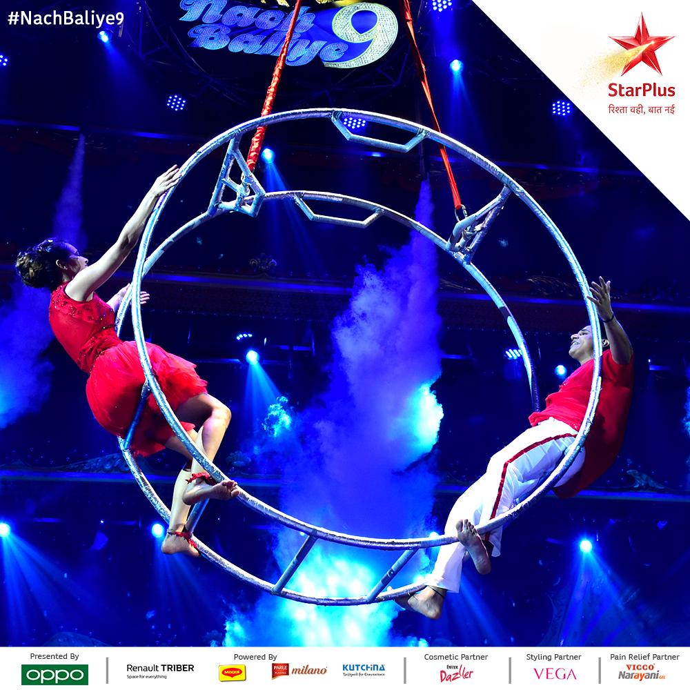 Jodi No. 5 - #PriVika’s aerial act is leaving everyone’s jaw dropping!😍
#NachBaliye9

<a href="/princenarula88/">Prince Narula</a> <a href="/yuvikachoudhary/">Yuvika Chaudhary</a>