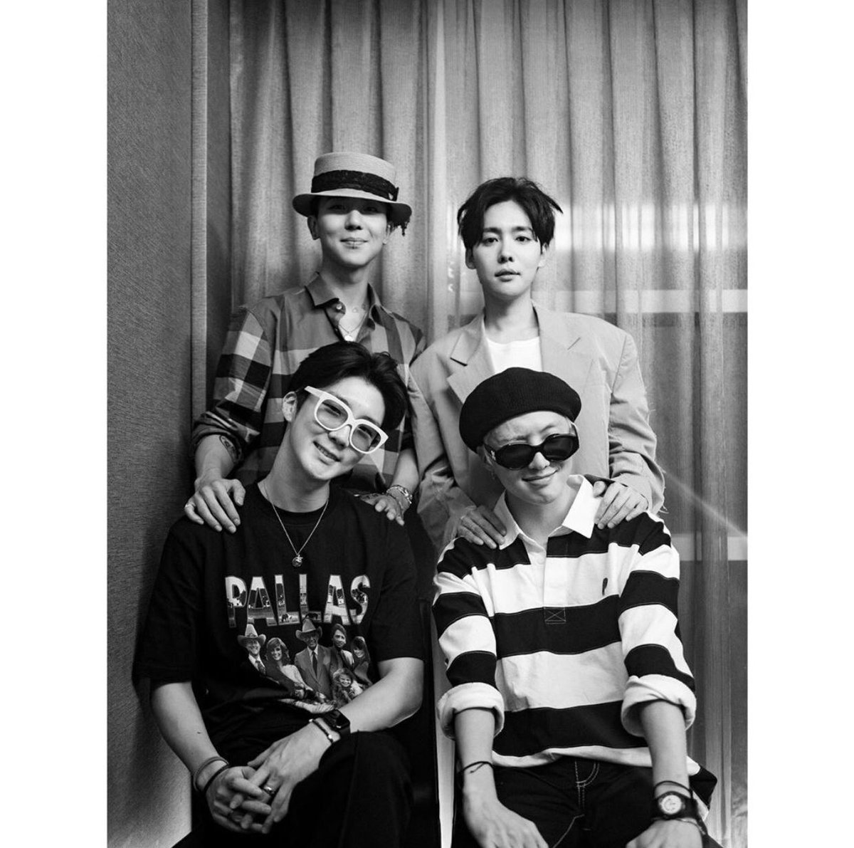 innercircleww's tweet photo. [IG] 190817 w_n_r00: Thank you for protecting WINNER for 5 years💙 Happy 5th Anniversary! Thank y'all ICs💙 #thankyouinnercircle

#HOONY #MINO #JINU #YOON #WINNER #위너 #FiveYearsWithWinner https://t.co/aVEhXsreSR https://t.co/lfHgdOjZcl