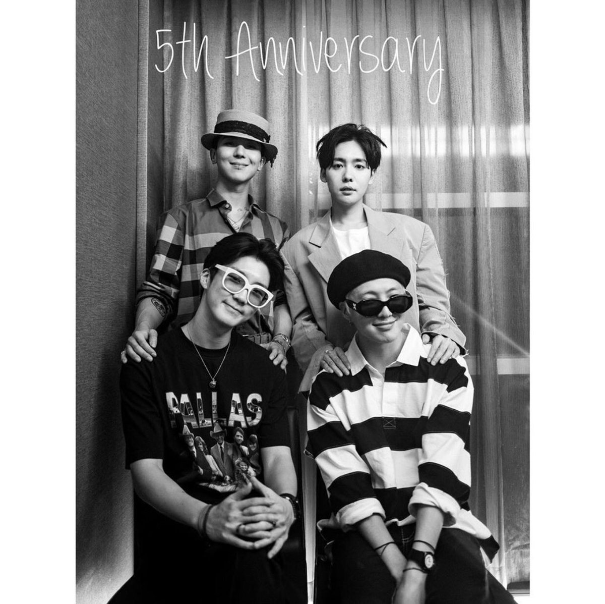 innercircleww's tweet photo. [IG] 190817 w_n_r00: Thank you for protecting WINNER for 5 years💙 Happy 5th Anniversary! Thank y'all ICs💙 #thankyouinnercircle

#HOONY #MINO #JINU #YOON #WINNER #위너 #FiveYearsWithWinner https://t.co/aVEhXsreSR https://t.co/lfHgdOjZcl