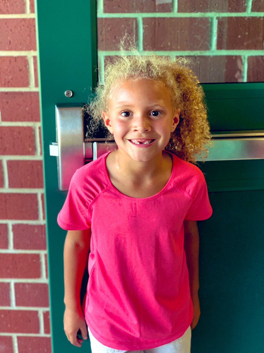 MrsWilson2004's tweet photo. Yesterday, life was as good as it gets at @EarhartUSD259! We had hive checks, #RandomActsOfKindness and a traveling guinea pig debuting his new cage! The most precious thing I saw though was a kindergartner giving a handmade card to @hannahkihle9! “My uncle helped.” ❤️ #WPSProud https://t.co/n1LOLWhTsr