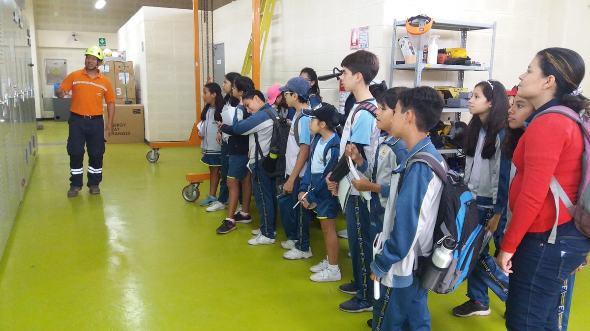 ciergalapagos's tweet photo. #HéroesDeEficenciaEnergética
La Unidad Educativa "Loma Linda" con sus diferentes delegaciones participa del programa de difusión sobre eficiencia energética. Hoy nos visitó el 7mo año EGB, los escolares bajo la supervisión de la Lcda. Cynthia Zamora visitaron la PFV y el CIER. https://t.co/bc2RtnEpxs